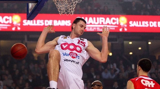 الوحدات يعزز سلته بعملاق بوسني