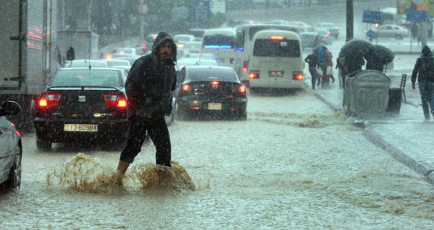 أمطار غزيرة على وادي عربة وجبال
