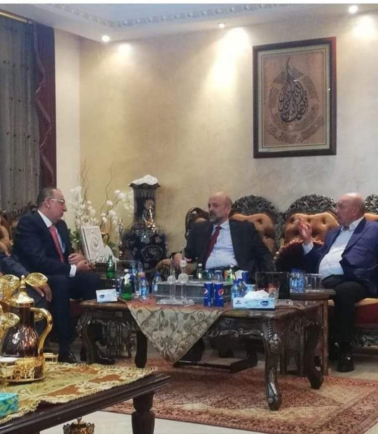 الرزاز طلب والفايز اعطى.. عقد قران