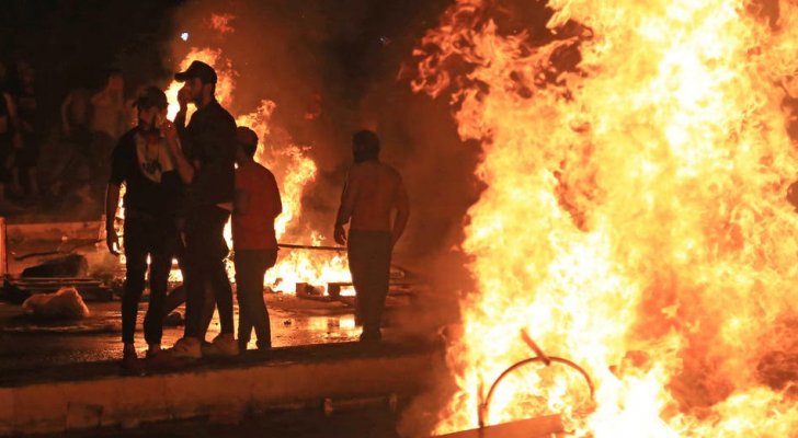 صيحات العراقيين تتواصل وسط بغداد.. ومجزرة