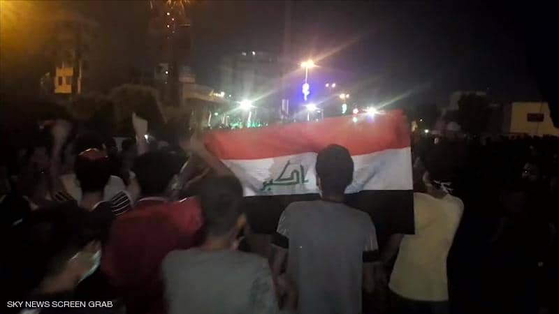 رغم الضحايا.. حشود ضخمة ومظاهرات ليلية