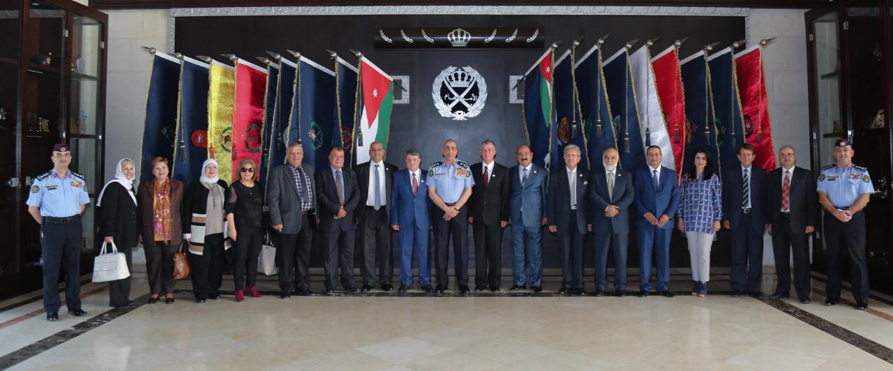 اللواء الحمود يلتقي أعضاء جمعية عون