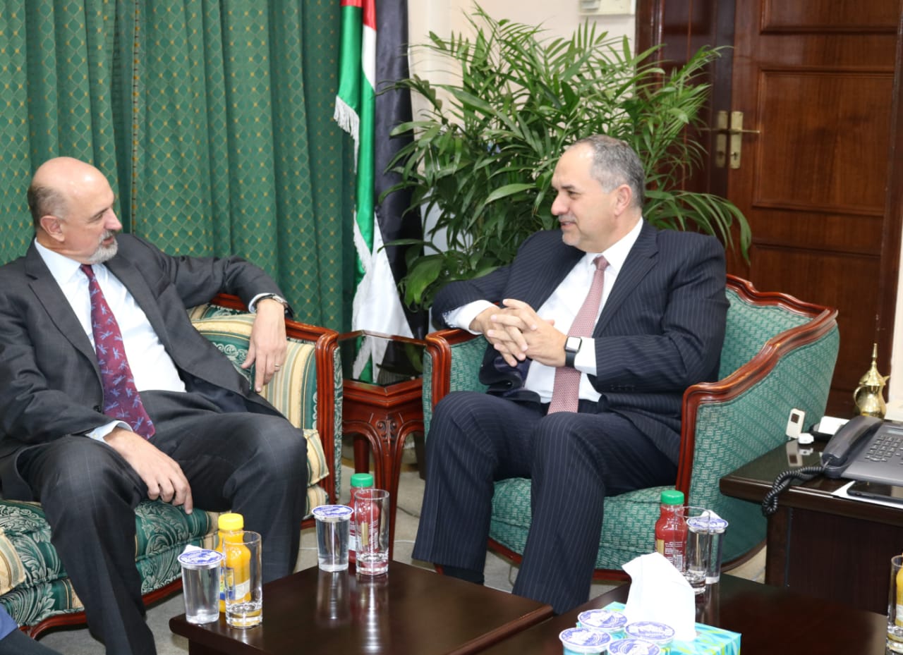 التلهوني يلتقي السفير الاسترالي.. ماذا قال