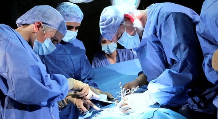 لاصق طبي ثوري بديل للغرز.. والجروح