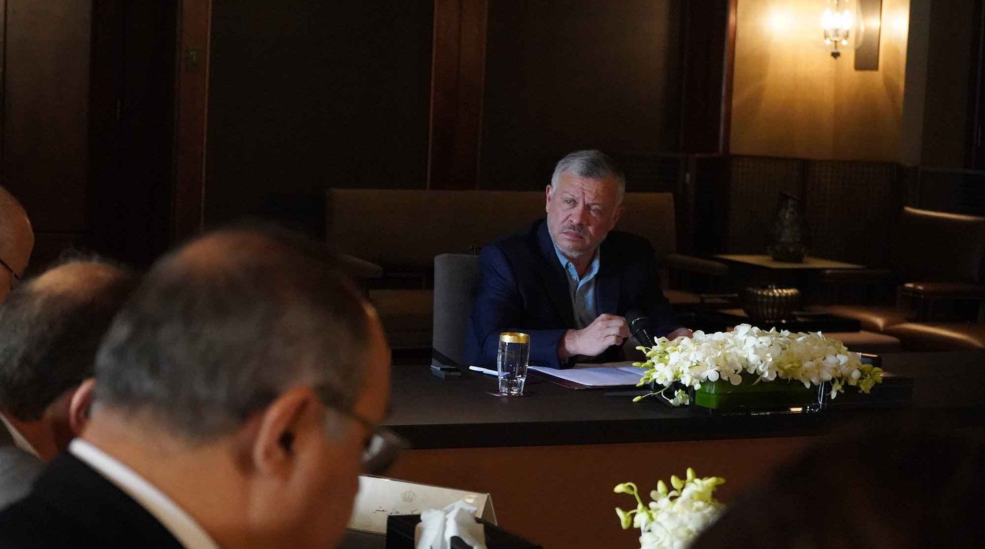 الملك يحث الجميع على مراقبة وتقييم