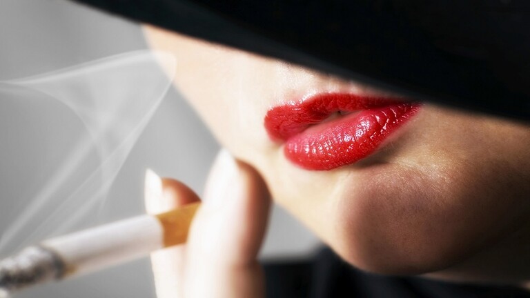 النساء يواجهن صعوبة في الإقلاع عن