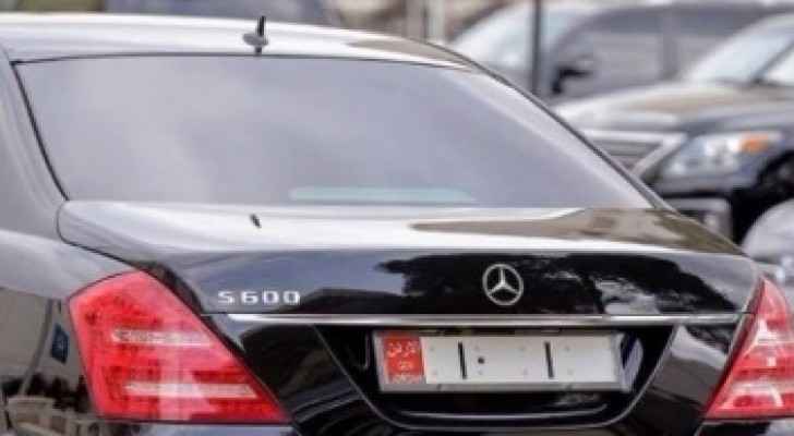 حكومة ’التقشف‘ تشتري للملقي ’مرسيدس S600‘