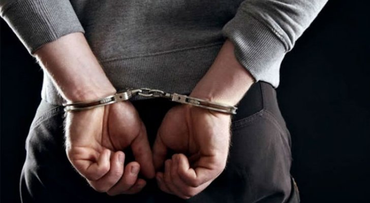 الأردن يسلم فلسطين مطلوبا فار من