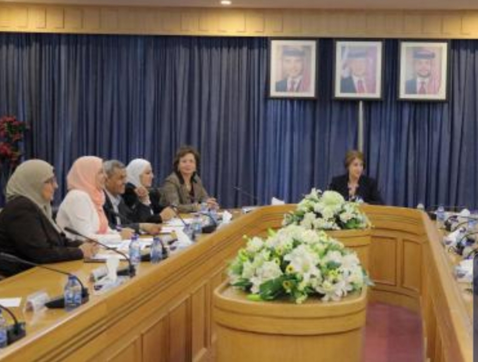 لجنة المرأة في مجلس الاعيان تلتقي