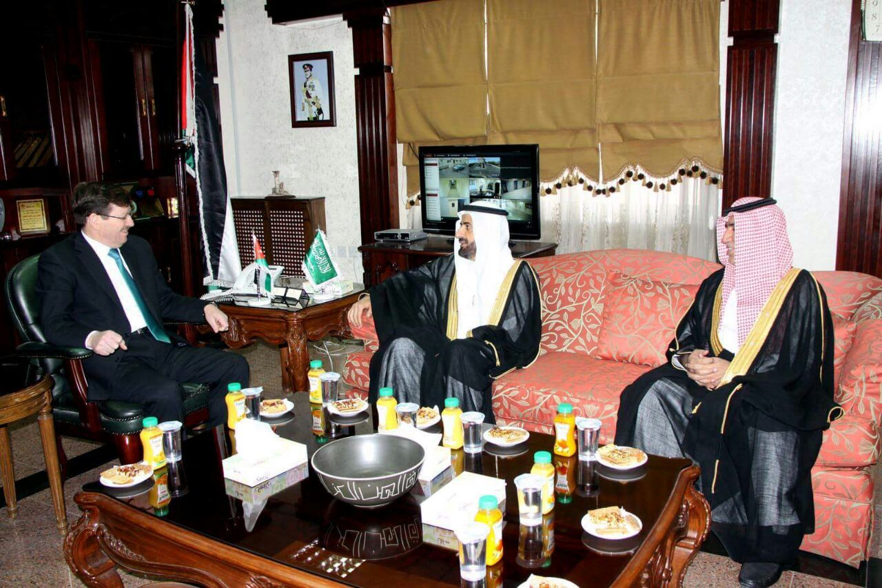 وزير الصحة يلتقي نظيره السعودي على