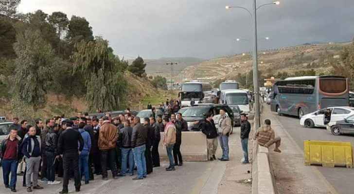 انهيار جديد يغلق تحويلة طريق اربد