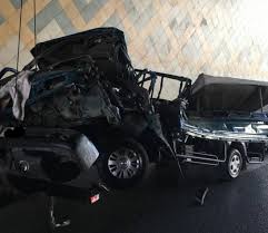 إصابتان بتصادم 3 مركبات داخل نفق