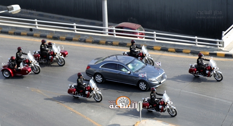 شاهد.. الموكب الملكي الاحمر في مسيره