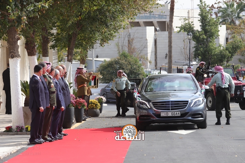 لقطات من افتتاح الملك لـ الدورة