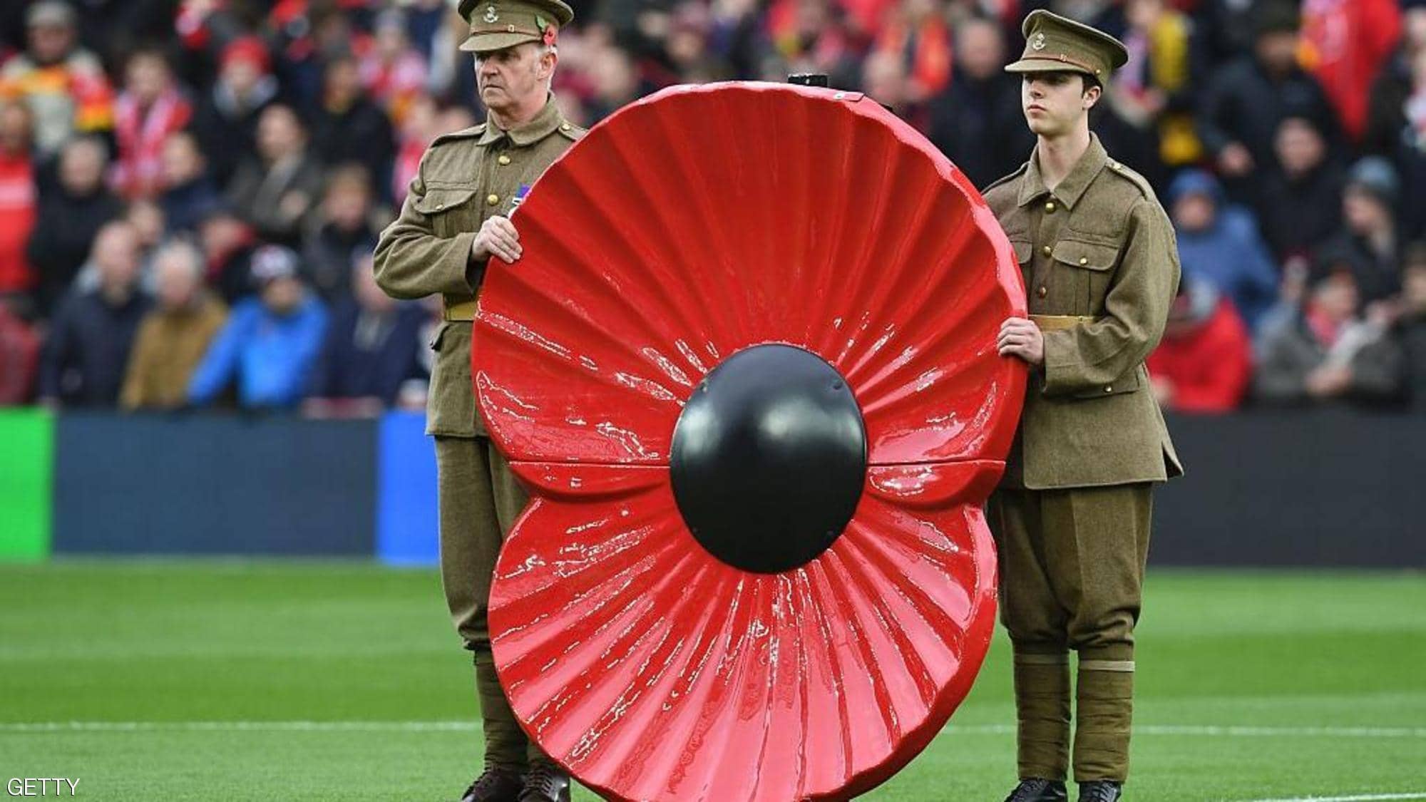 ماهي قصة الزهرة الحمراء التي يضعها