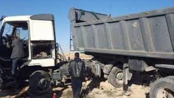 وفاة واصابتان بتصادم تريلا ومركبة في