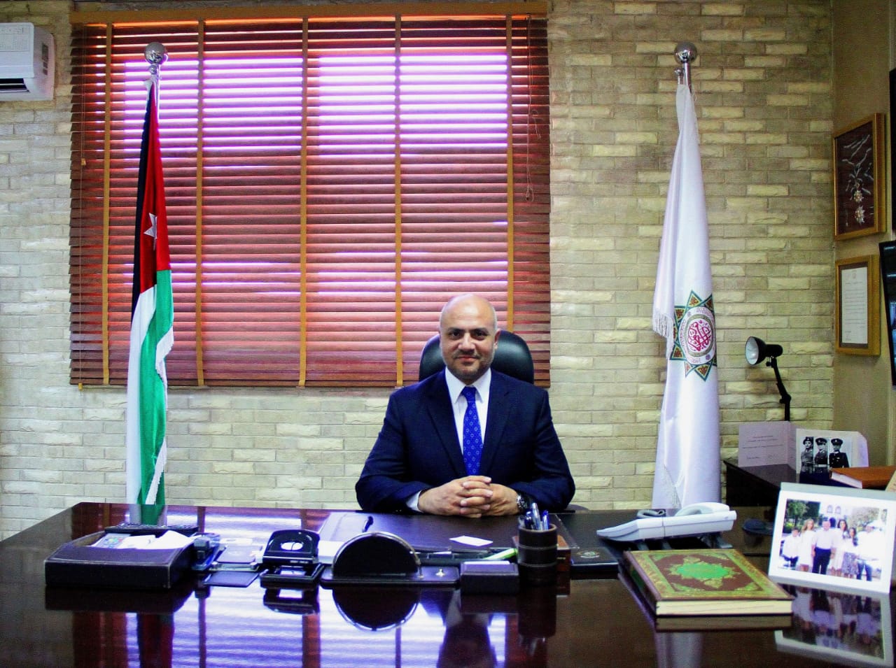 جامعة العلوم الإسلامية العالمية تفصل 17