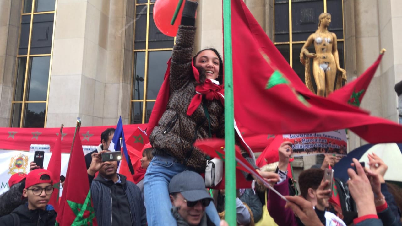 مغاربة الخارج ينددون بحرق العلم الوطني