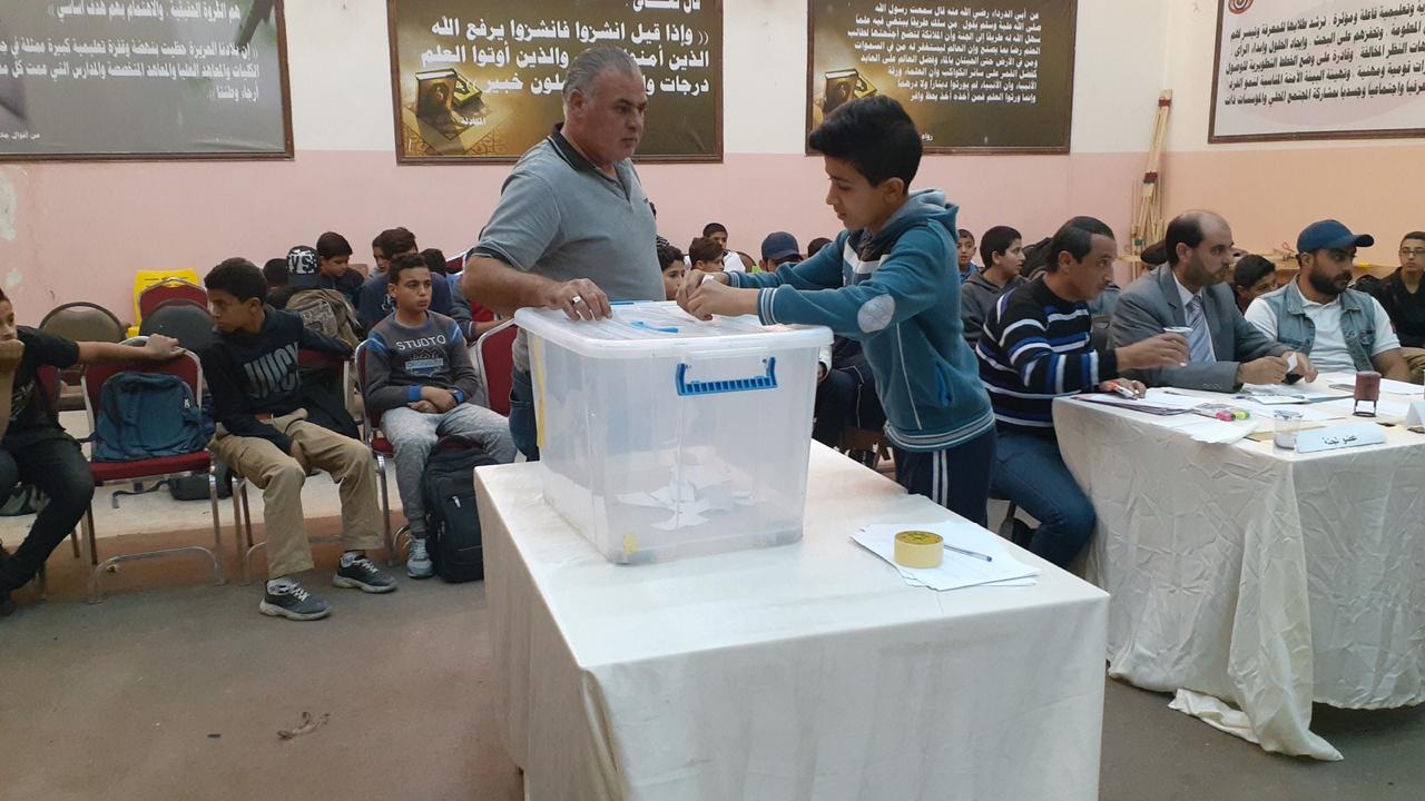 النعيمي يتابع سير إجراءات انتخابات المجالس