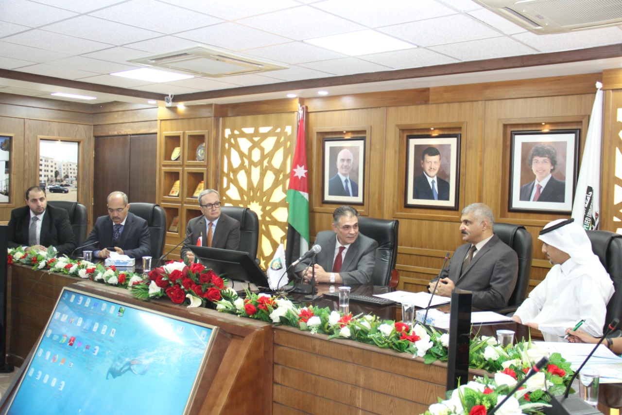 رئيس جامعة البلقاء التطبيقية يلتقي وفد