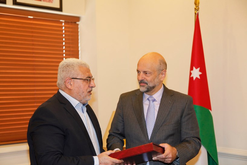 الرزاز للغرايبة: الحكومة تولي اهتماما خاصا