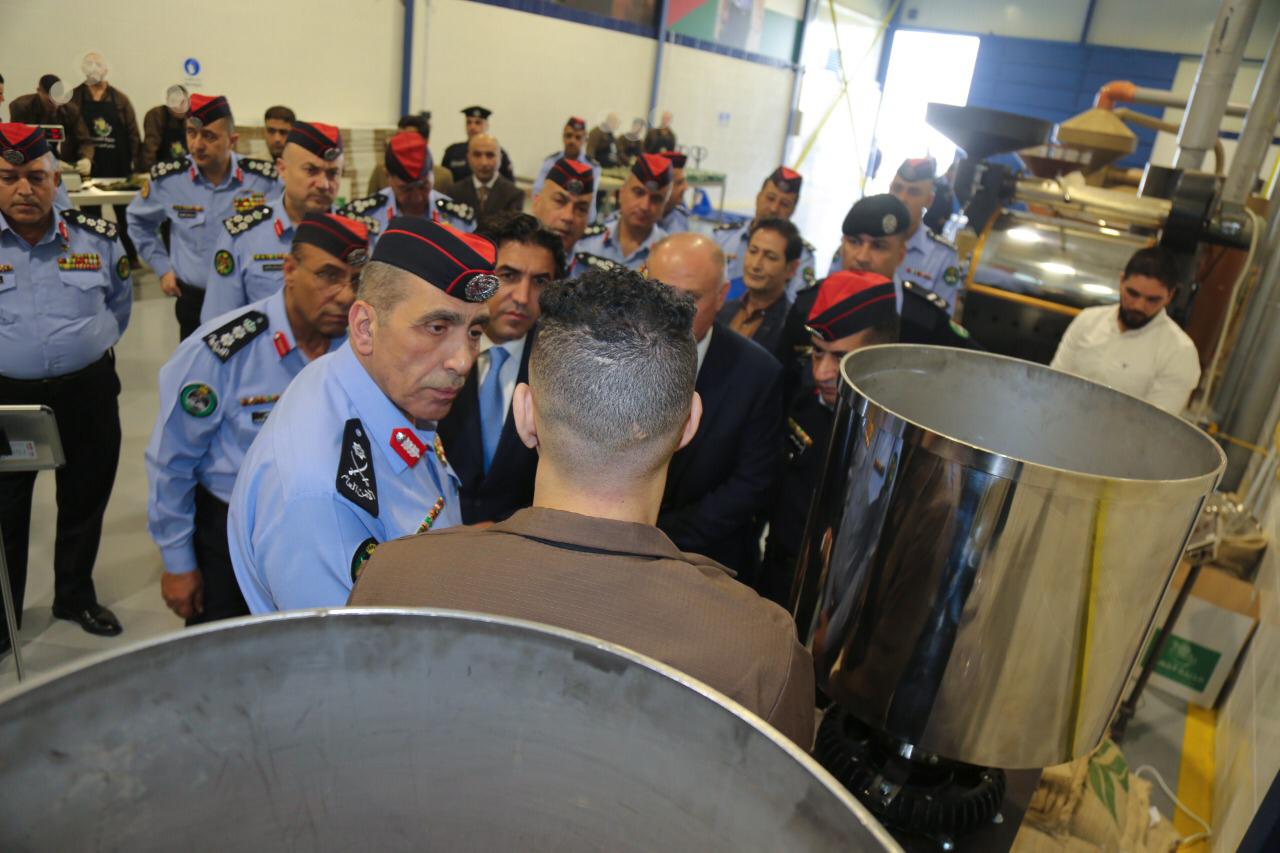 الحمود يفتتح مصنع للبن بمركز إصلاح