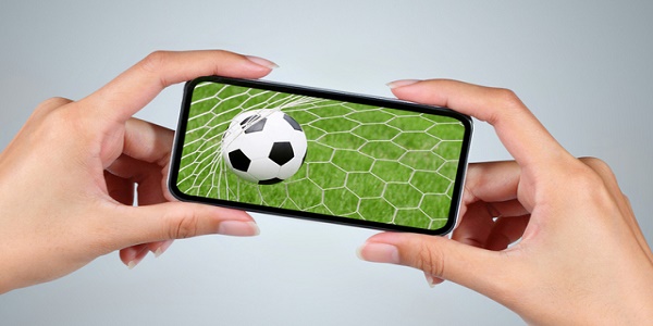 سماعات الأذن تقتل رجلا أثناء مشاهدة