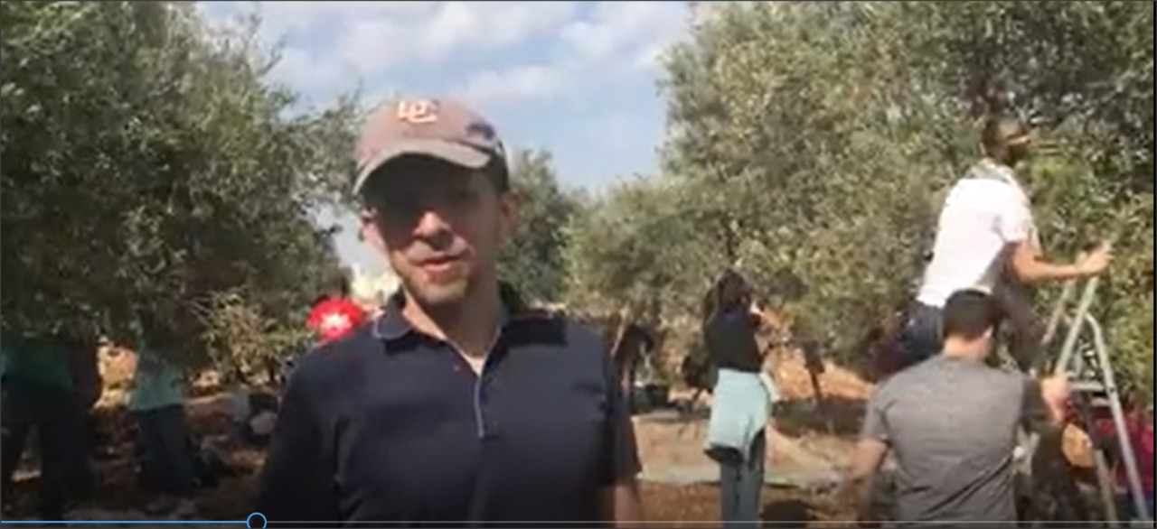 نائب السفير الأميركي ودبلوماسيون أميركيون يشاركون