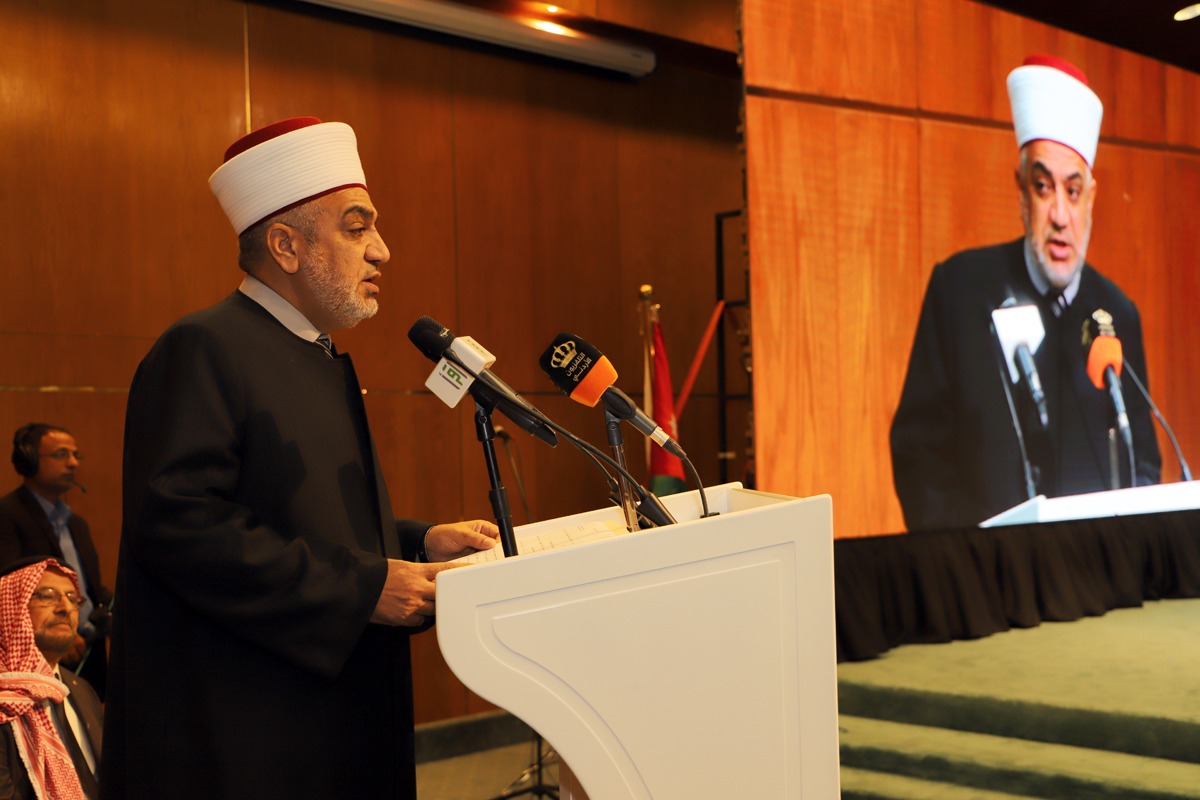 وزير الاوقاف يعلن شمول جميع الأئمة