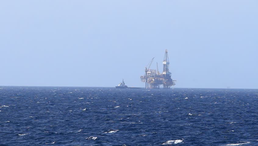 النفط يلوّح بشرارة حرب بين إسرائيل