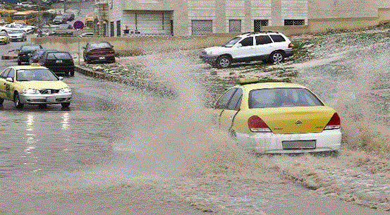 استمرار الأمطار الرعدية الغزيرة العشوائية وتحذيرات