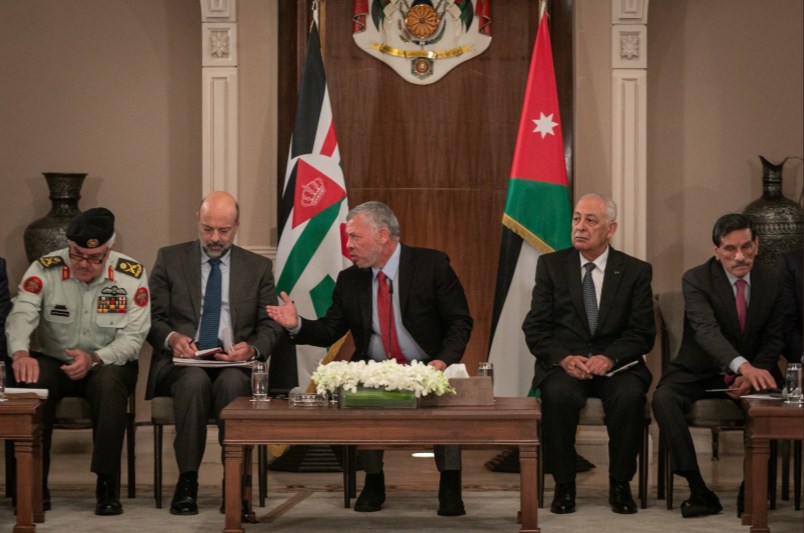 الملك يلتقي وجهاء وممثلي قبيلة بني