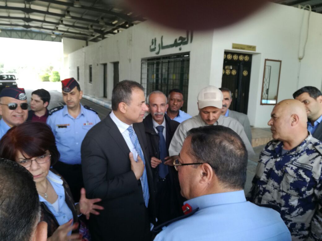 وزيرة السياحة تتفقد جسر الملك حسين