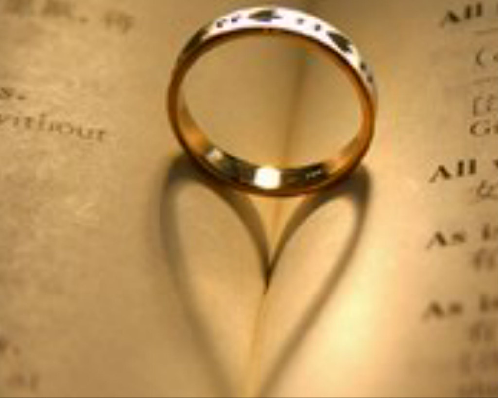 تلغي زفافها وتحتفظ بـ 30 ألف