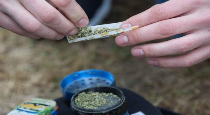 شركة أمريكية تبحث عن موظف لتدخين