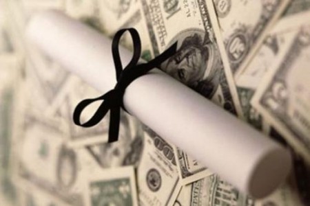 بيع الوهم في سياسات الفريق الاقتصادي..