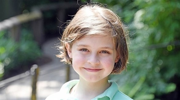 يحصل على درجة جامعية بعمر 9