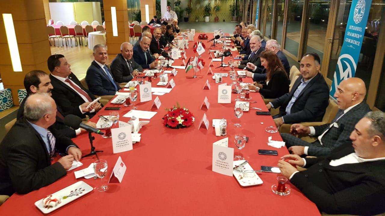 تجارة عمان تدشن مرحلة جديدة من