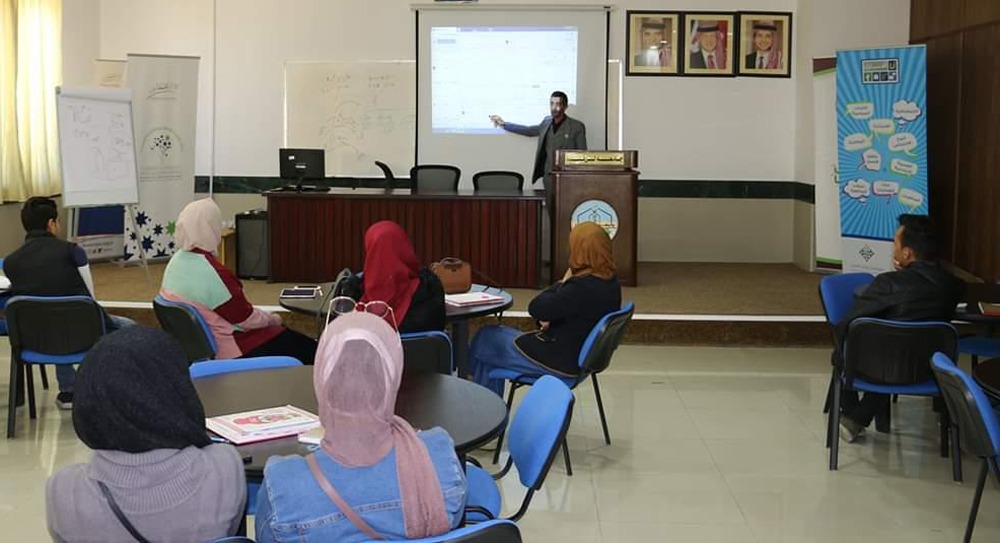 دورة تدريبية في جامعة الزرقاء عن