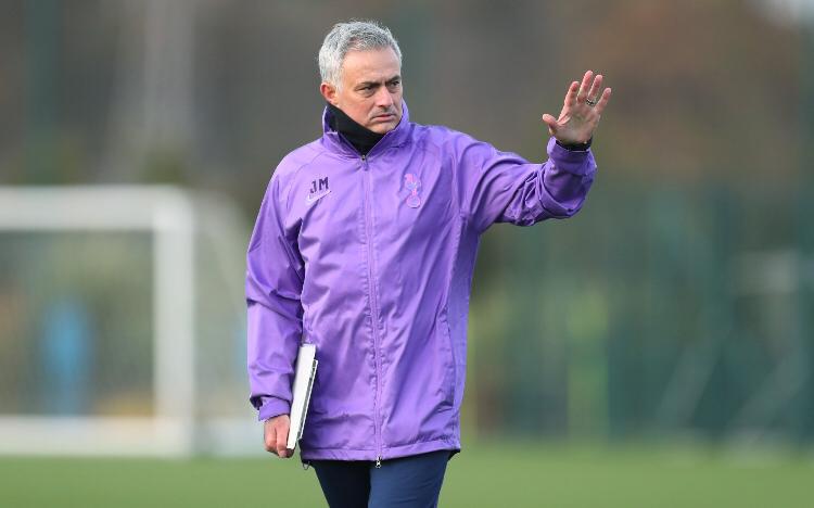 مورينهو يتحدث عن توليه تدريب توتنهام..