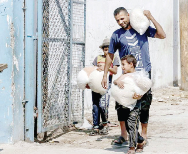 هل يمهدون الطريق لانهيار الاونروا؟