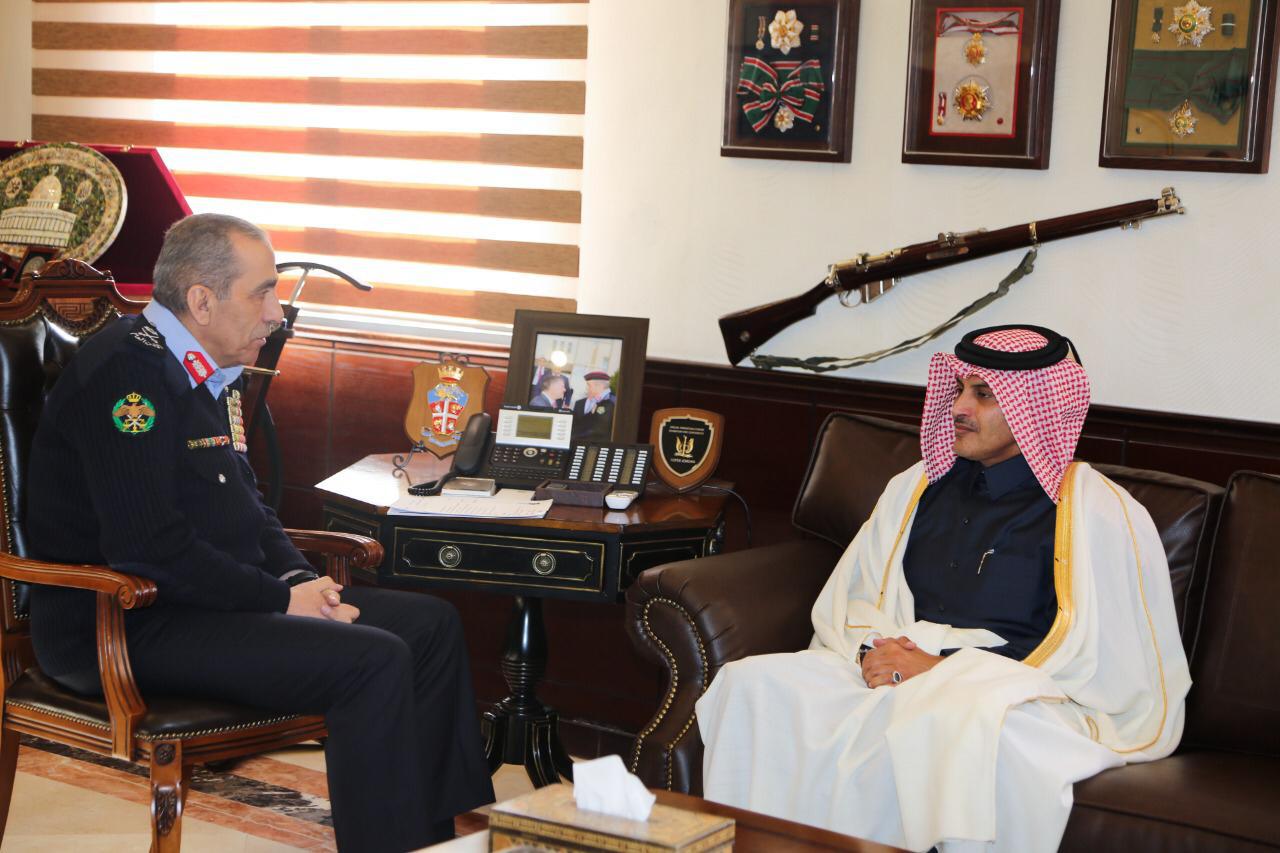 فاضل الحمود يلتقي السفير القطري سعود