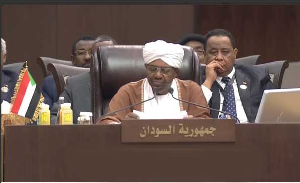 البشير يدعو لقمة عربية لمواجهة الإرهاب