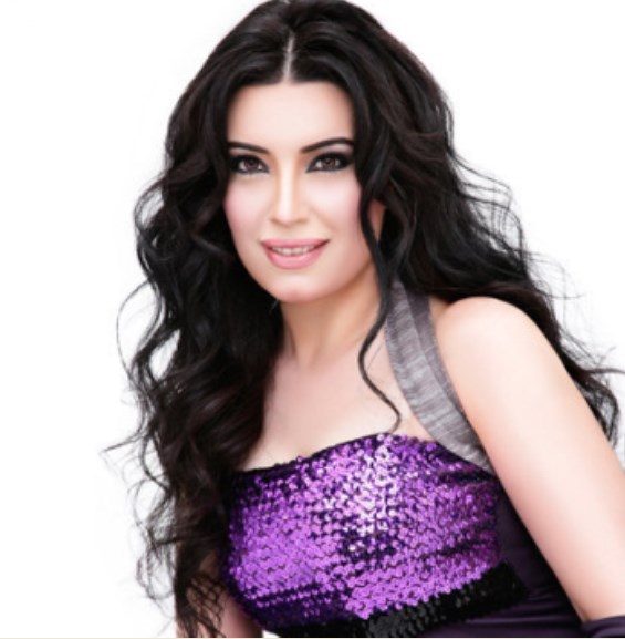 عبير صبري: هناك من يتمنى طلاقي..