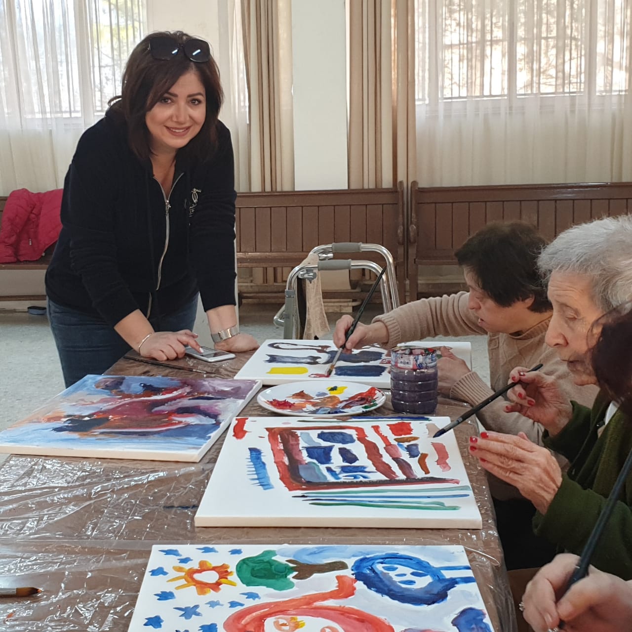 الفنانة غدير حدادين تطلق مبادرة «لوّنها