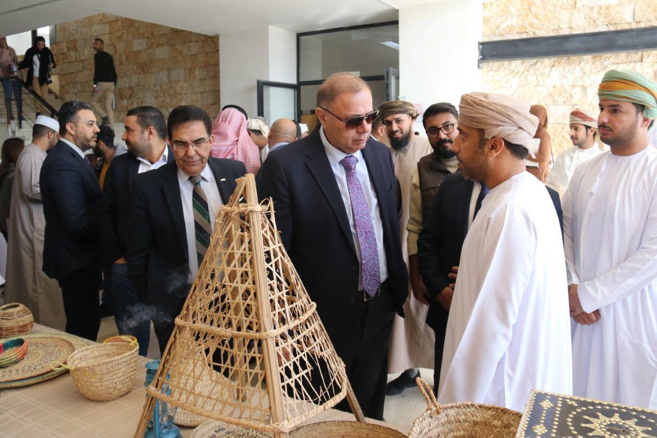 الطلبة العمانيون في «عمان العربية» يحتلفون