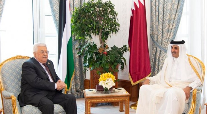 عباس يلتقي الشيخ تميم في قطر