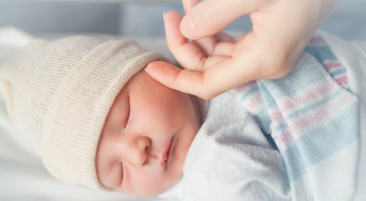 القضاء المصري يحكم براتب شهري لامرأة