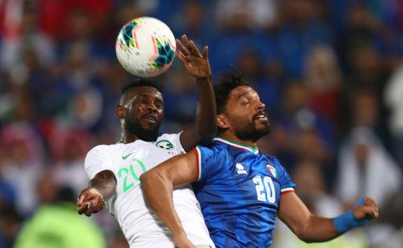 الكويت يفاجئ السعودية بثلاثية