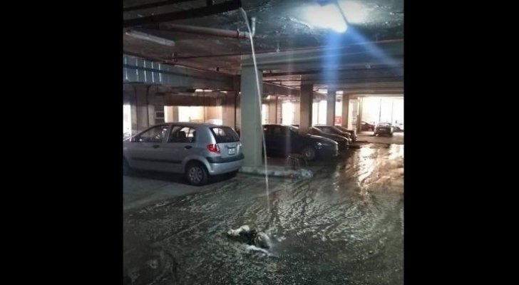 تسرب مياه عادمة في كراجات مستشفى